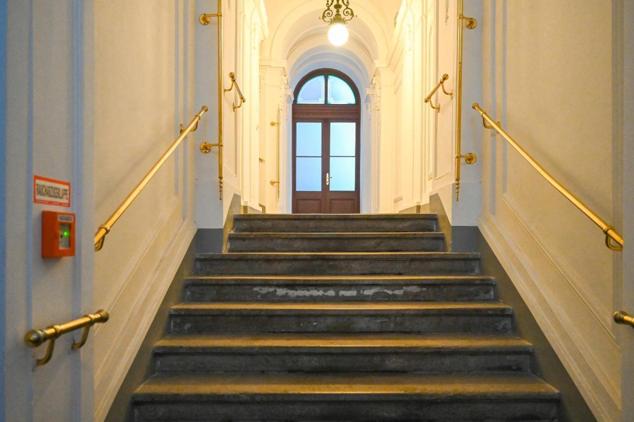Amazing Suite Volkstheater Vienna Esterno foto